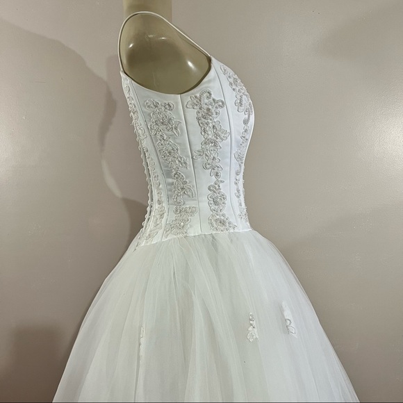 Oleg Cassini Spaghetti Strap Tulle Ball Gown Wedding Dress with Corset Size 4 - Picture 7 of 13